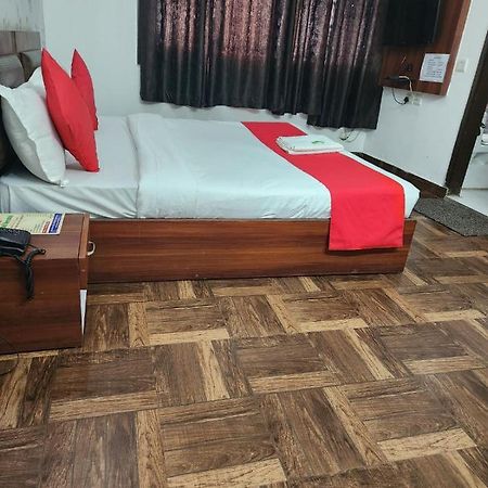 Hotel Cozy Cave Near Igi Airport Delhi Neu-Delhi Exterior foto