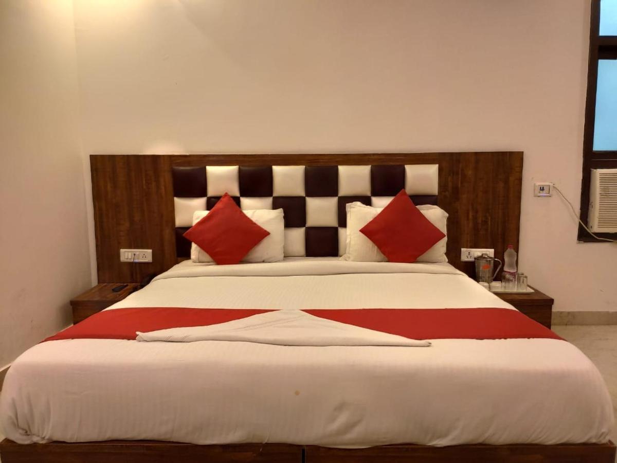 Hotel Cozy Cave Near Igi Airport Delhi Neu-Delhi Exterior foto