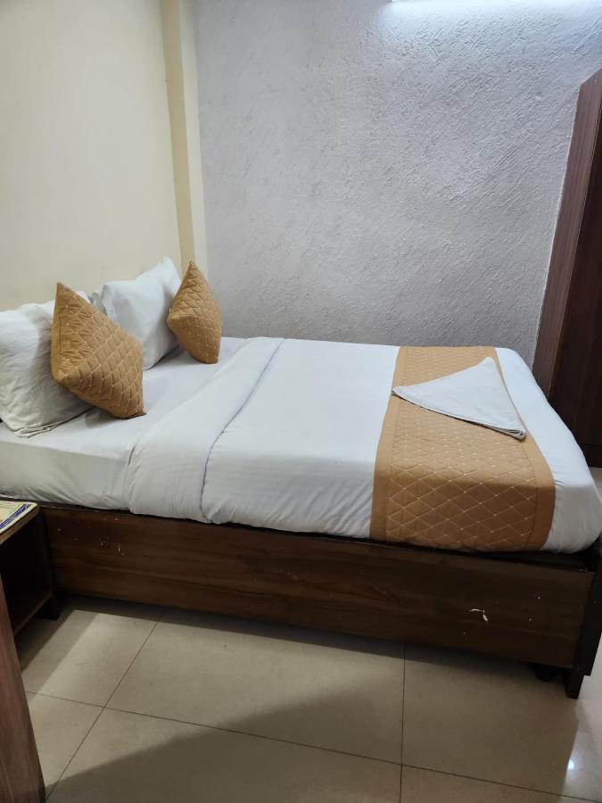 Hotel Cozy Cave Near Igi Airport Delhi Neu-Delhi Exterior foto