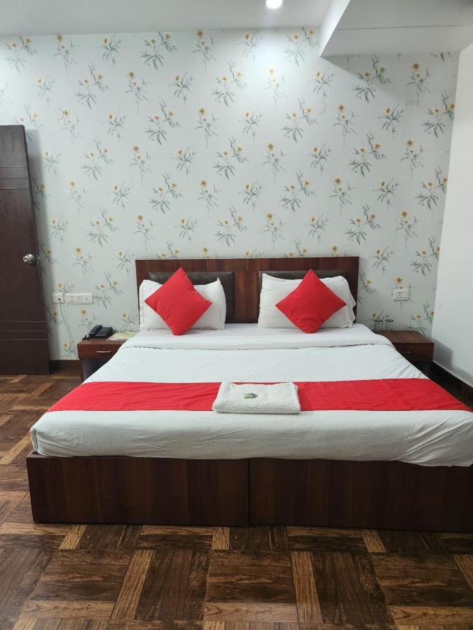 Hotel Cozy Cave Near Igi Airport Delhi Neu-Delhi Exterior foto