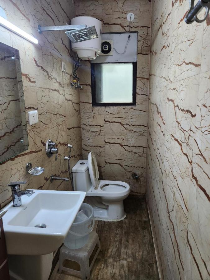 Hotel Cozy Cave Near Igi Airport Delhi Neu-Delhi Exterior foto