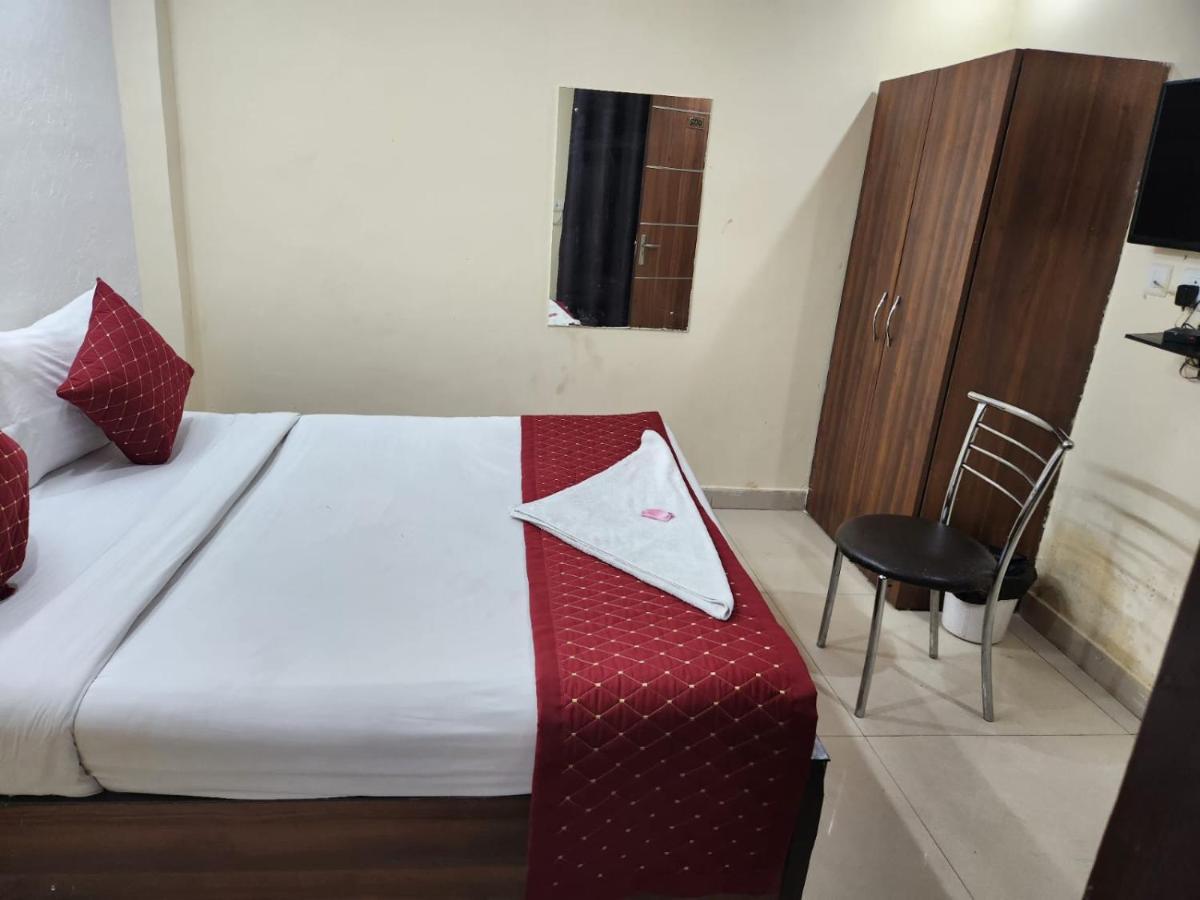 Hotel Cozy Cave Near Igi Airport Delhi Neu-Delhi Exterior foto