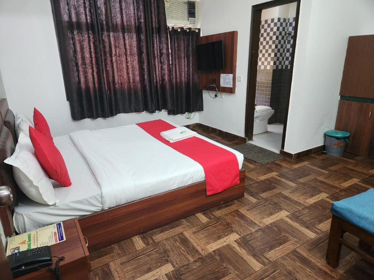 Hotel Cozy Cave Near Igi Airport Delhi Neu-Delhi Exterior foto