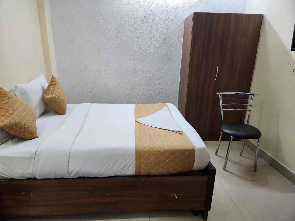 Hotel Cozy Cave Near Igi Airport Delhi Neu-Delhi Exterior foto
