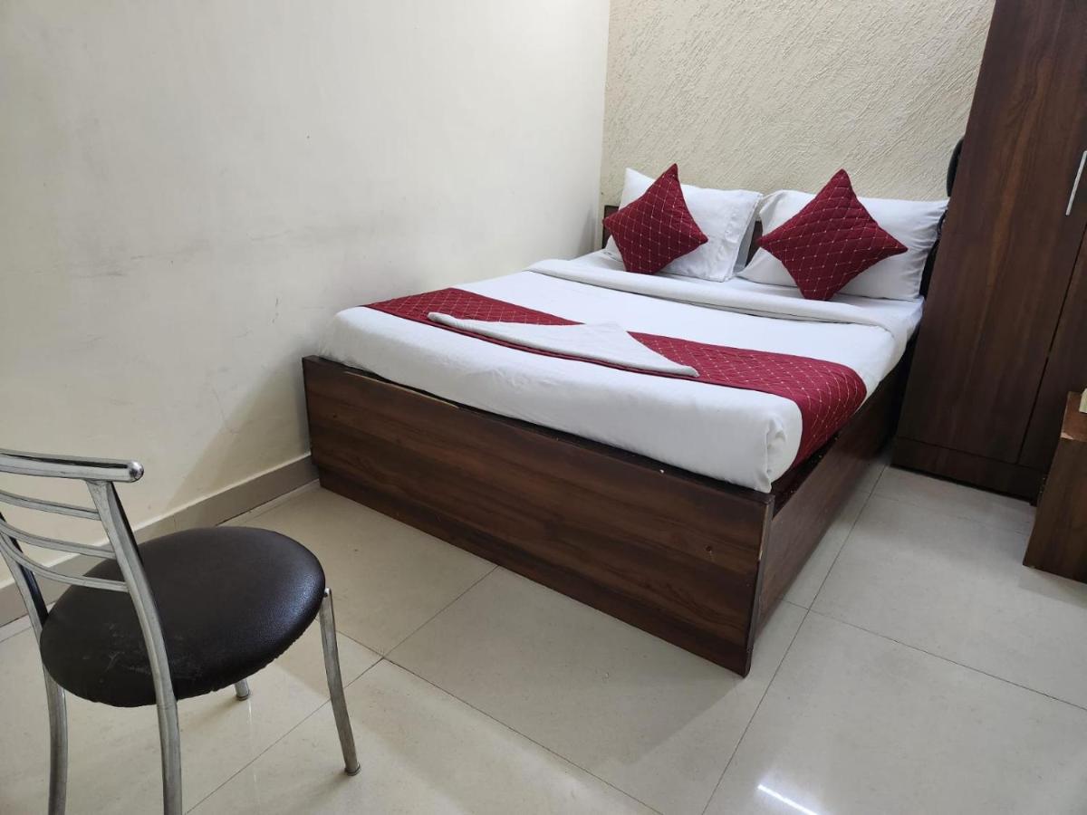Hotel Cozy Cave Near Igi Airport Delhi Neu-Delhi Exterior foto